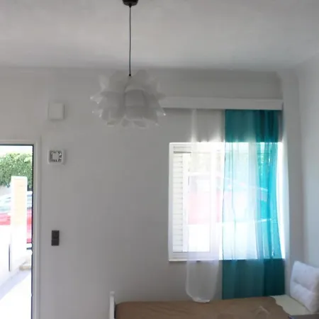 Summer Studio Apartman *